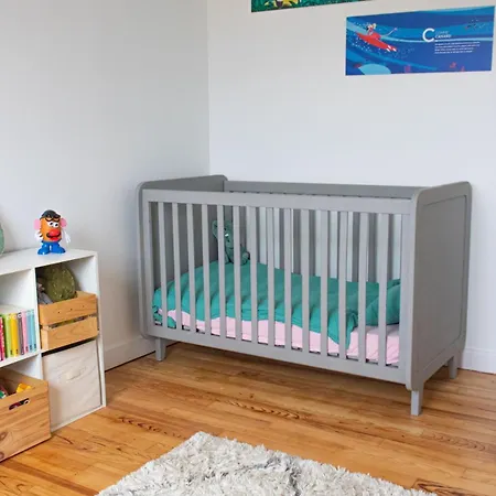 Family 3 Bedrooms With Garden Semesterbostad